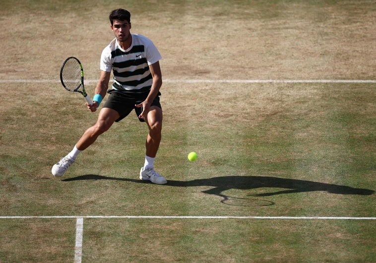 Dónde ver en televisión y online Alcaraz - Bautista y a qué hora empieza el partido de semifinales de Queen's hoy