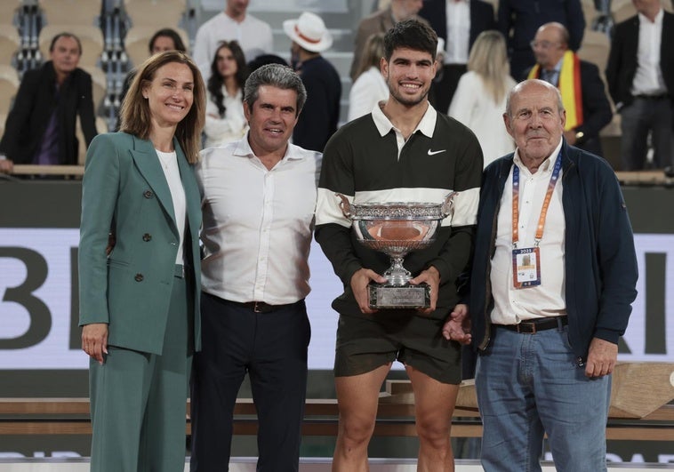 Alcaraz, la noche y el día: así celebró el campeón su gesta en París