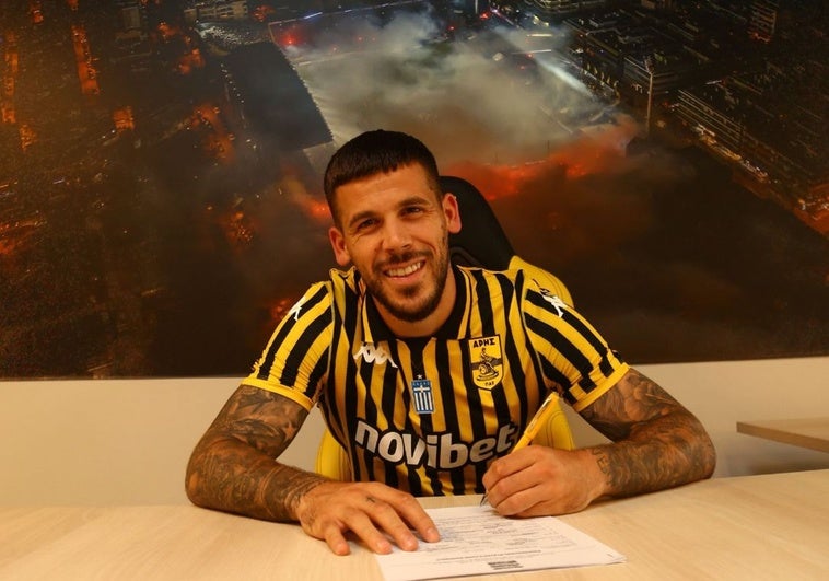 El futbolista  Carles Pérez, hospitalizado tras ser mordido por un perro en los genitales