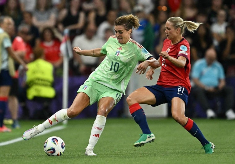 Italia se mete en semifinales tras vencer a Noruega en el último minuto