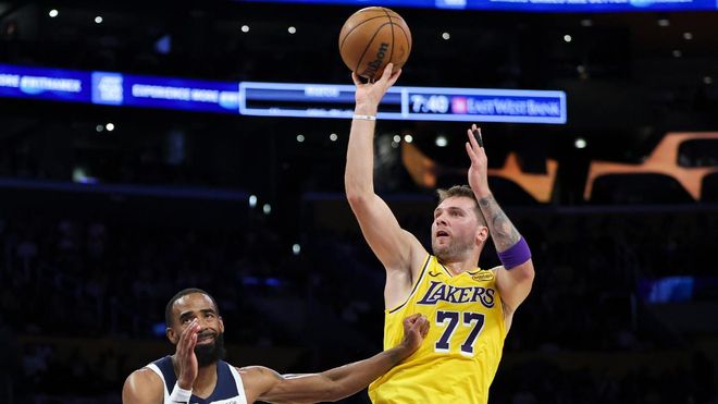 Un Doncic de récord activa a los Lakers para la épica venganza contra los Wolves