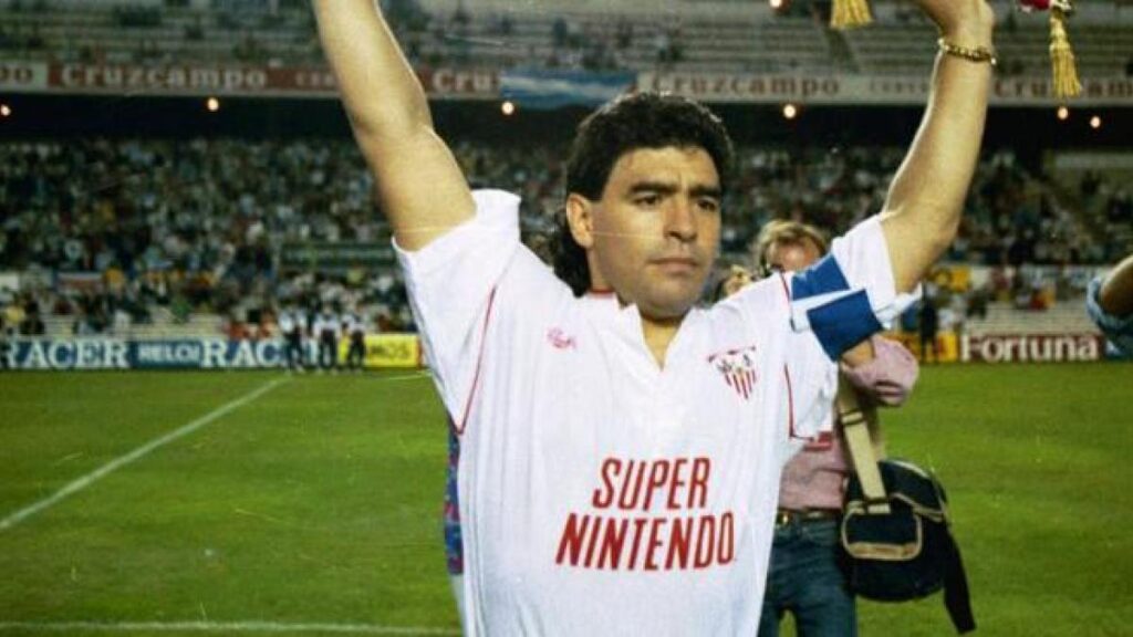El Sevilla y Almeyda recuerdan a Maradona el día que hubiera cumplido 65 años