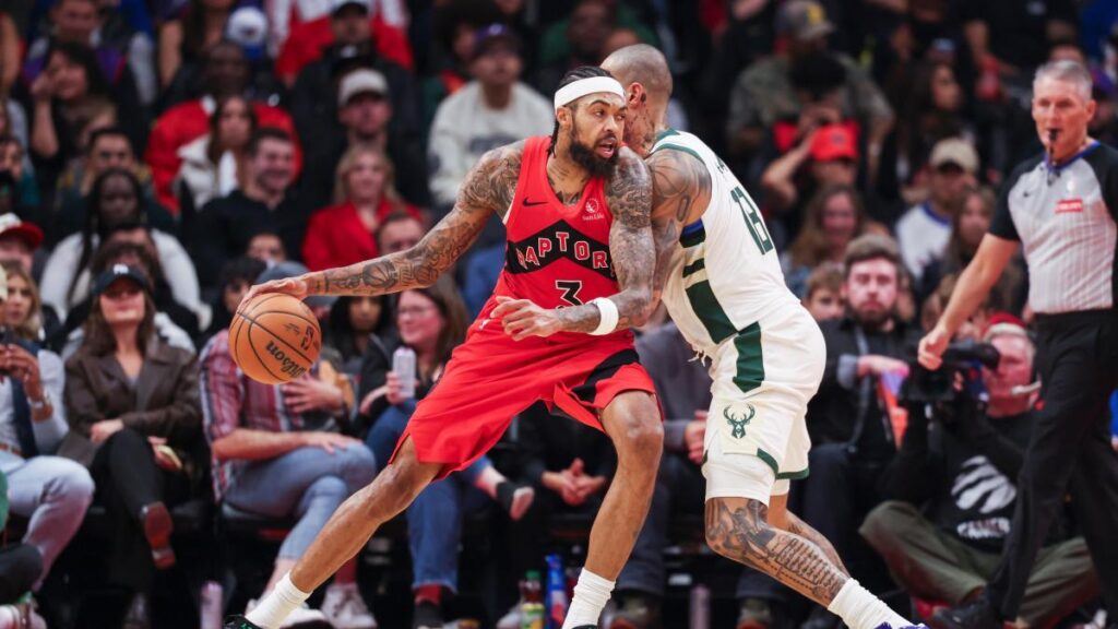 Los Raptors se estrenan en casa con una derrota ajustada ante los Bucks