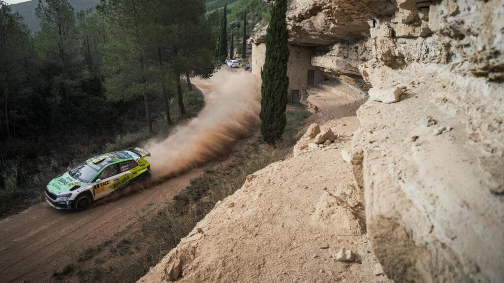 'Cohete' Suárez triunfa en el RallyRACC y ya es tricampeón del SuperCER