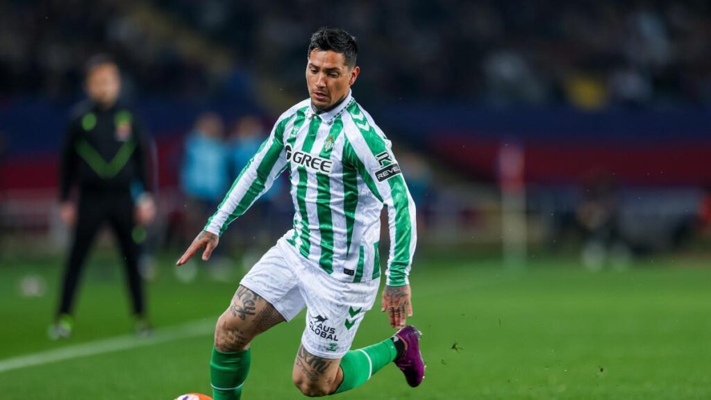 Cruce de bonus entre Betis y Osasuna por Raúl García y el Chimy