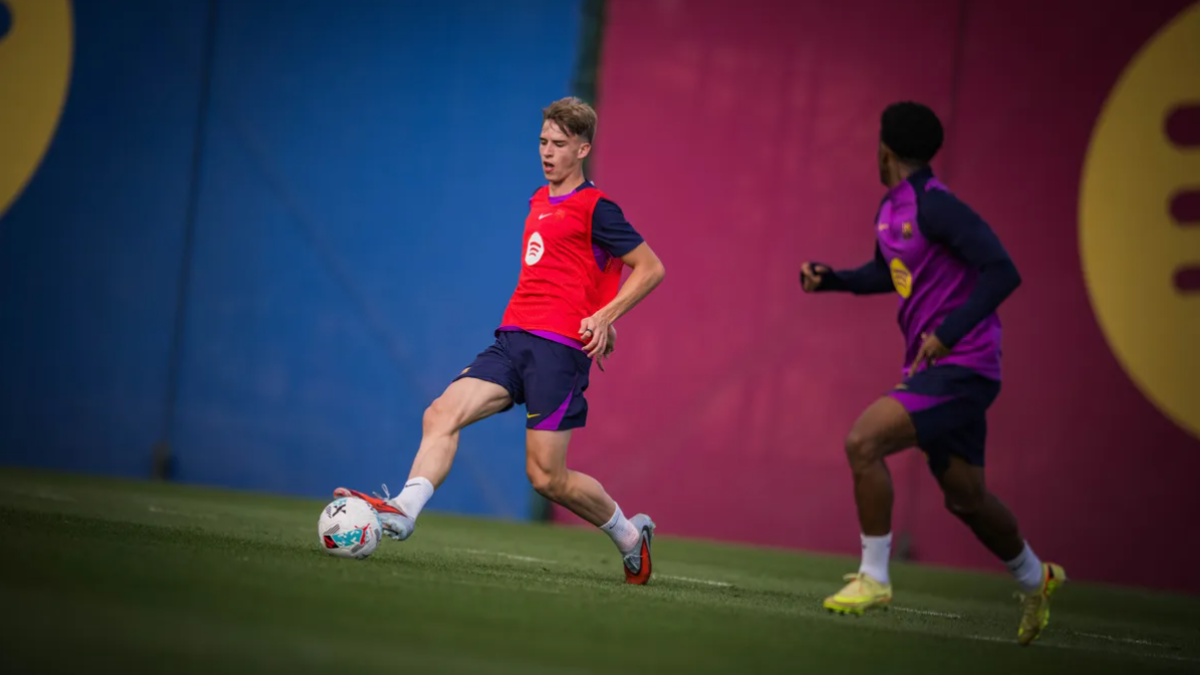 Hansi Flick examinó a Tommy Marqués, con cartel en la Premier, y Álvaro Cortés