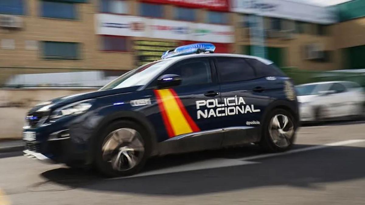 Detienen a un boxeador y youtuber por desgarrarle la yugular a un hombre con un vaso en Marbella y darse a la fuga sin tener carnet