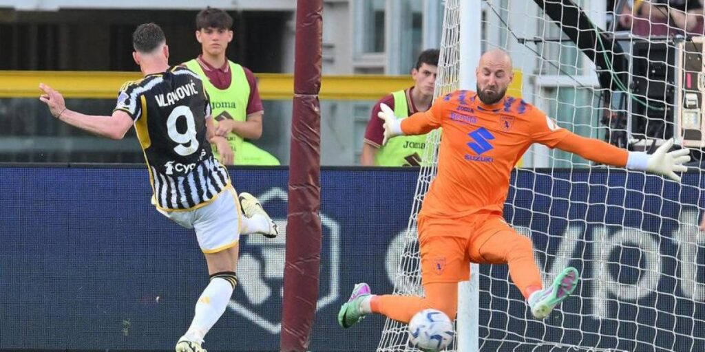 "Vlahovic es un delantero de 20 goles en la Serie A"