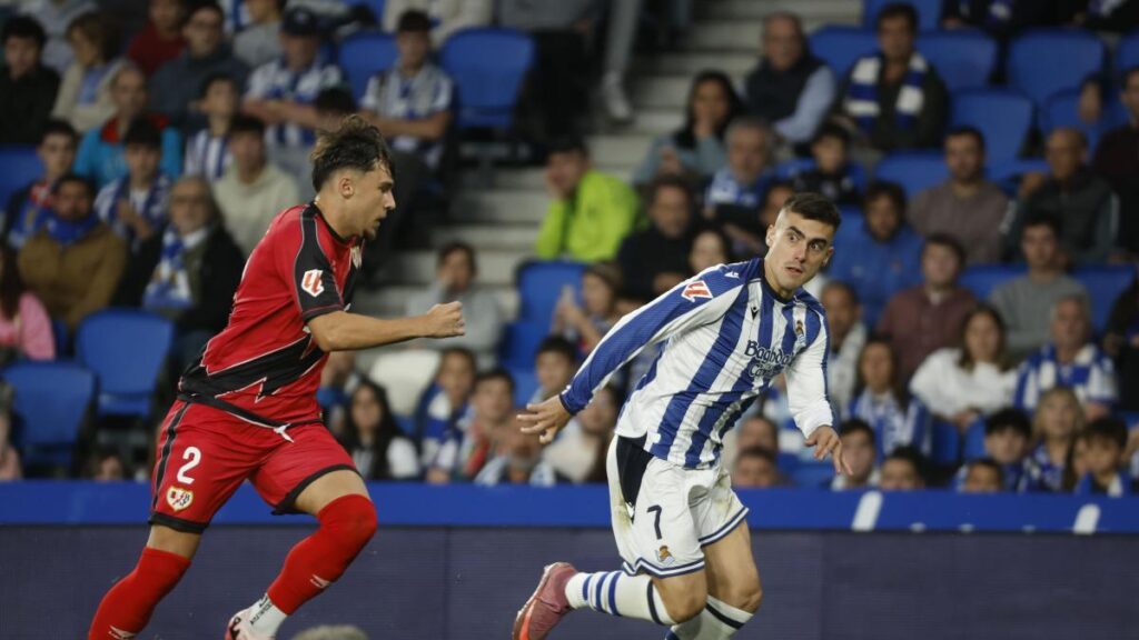 Surrealista: Barrenetxea se lesiona, vuelve al campo, da un pase de gol y se retira sustituido