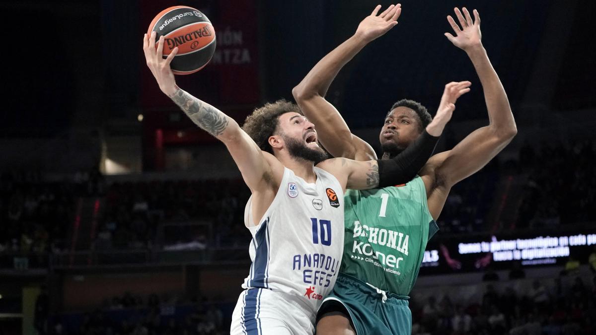 Isaia Cordinier (Anadolu Efes), escogido MVP de la 11ª jornada de la Euroliga