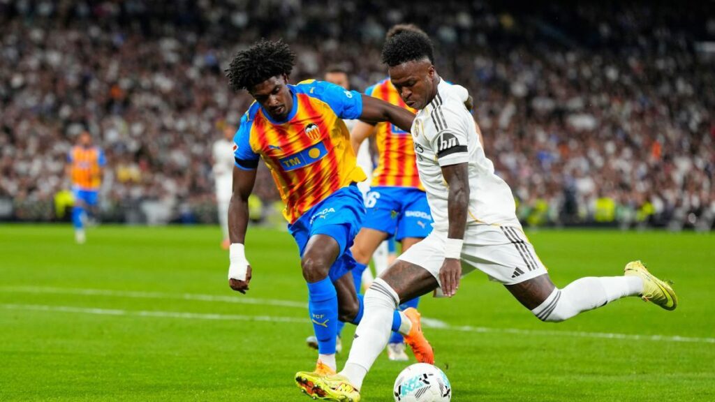 ¡Ojo a la reacción de Xabi Alonso al penalti fallado por Vinicius!