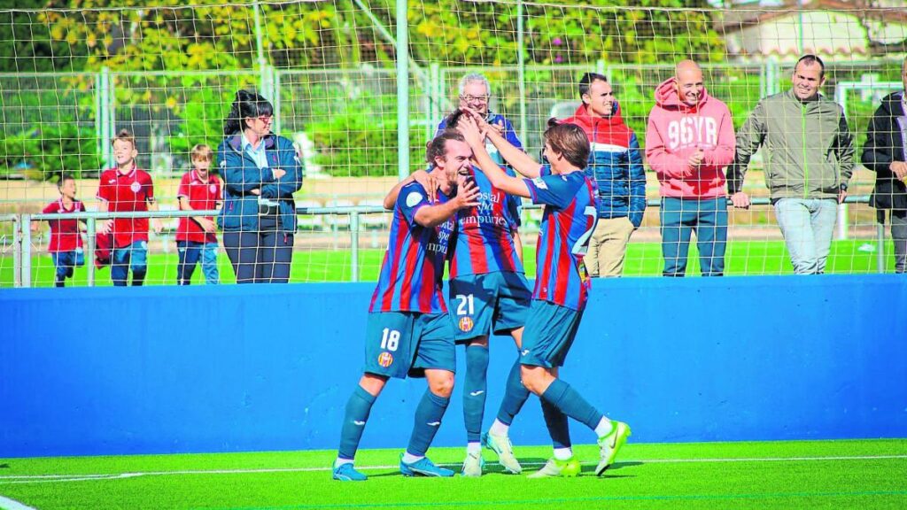 Todos los encuentros de este domingo. El liderato en juego con un Badalona-L'Escala