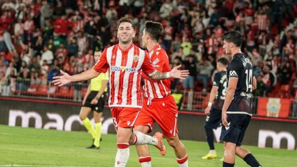 El Almería duerme en puestos de ascenso directo