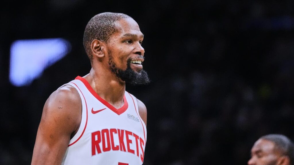 Kevin Durant recupera la sonrisa ante los Celtics y no tiene piedad de Hugo González