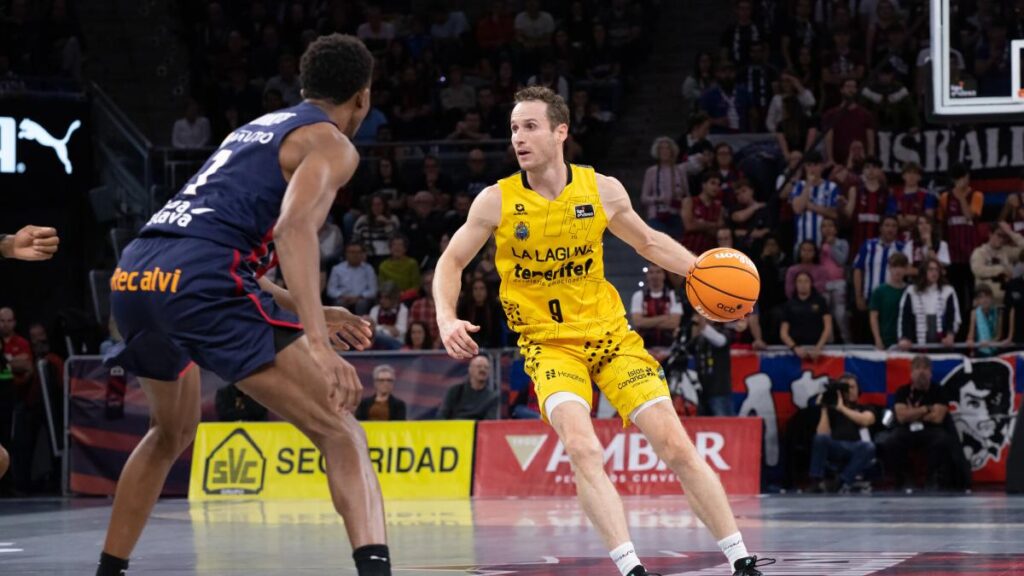 Marcelinho Huertas deslumbra, a sus 42 años, con una actuación cercana al triple-doble