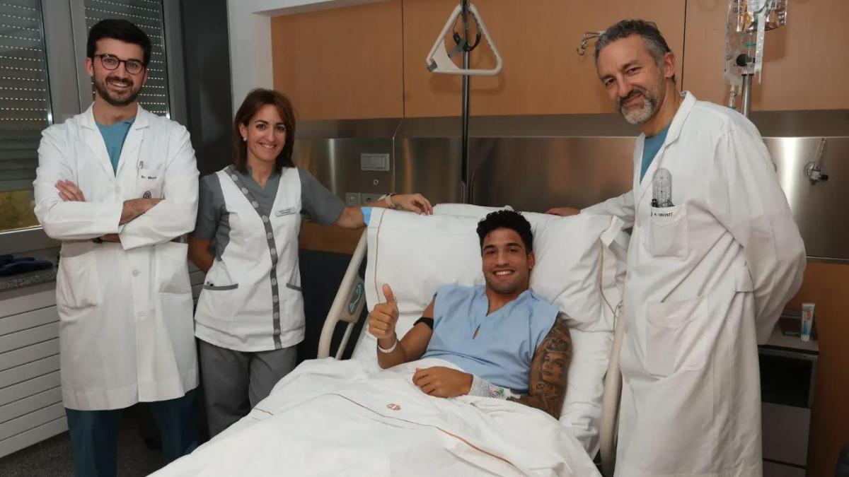 Iker Benito, intervenido con éxito de su lesión de rodilla
