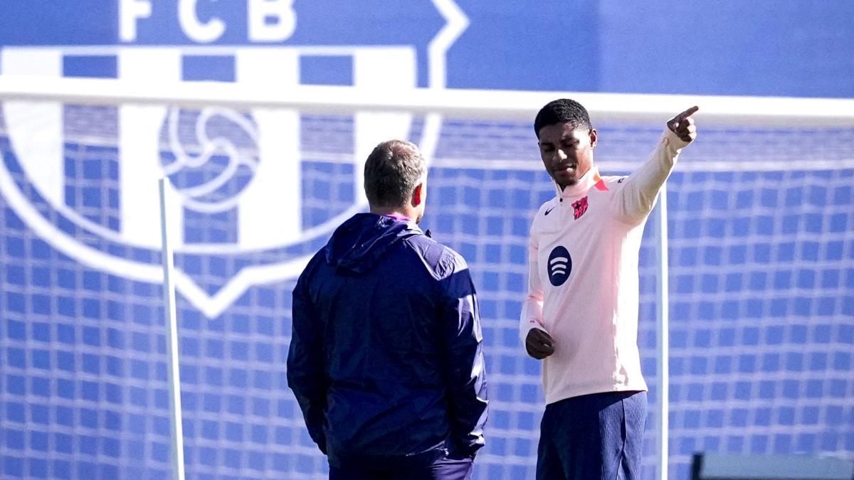 Flick motiva a Rashford para que marque su tercer doblete europeo con el Barça