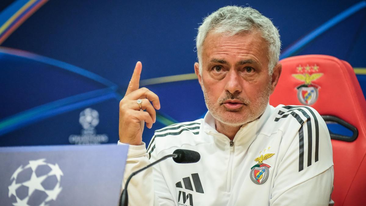 Grimaldo, foco de atención de Mourinho en su regreso a Da Luz