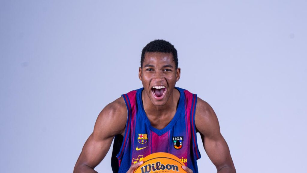 Peñarroya responde sobre la posibilidad de que Dabone juegue en el primer equipo del Barça: "Es especial"