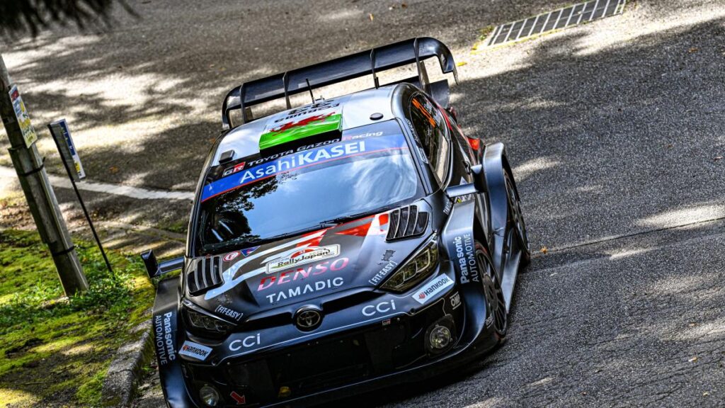 Evans aumenta la presión sobre Ogier a falta de la última etapa