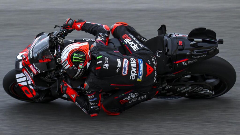 Alex Márquez tira por caída la pole en Portimao y lo aprovecha Bezzecchi