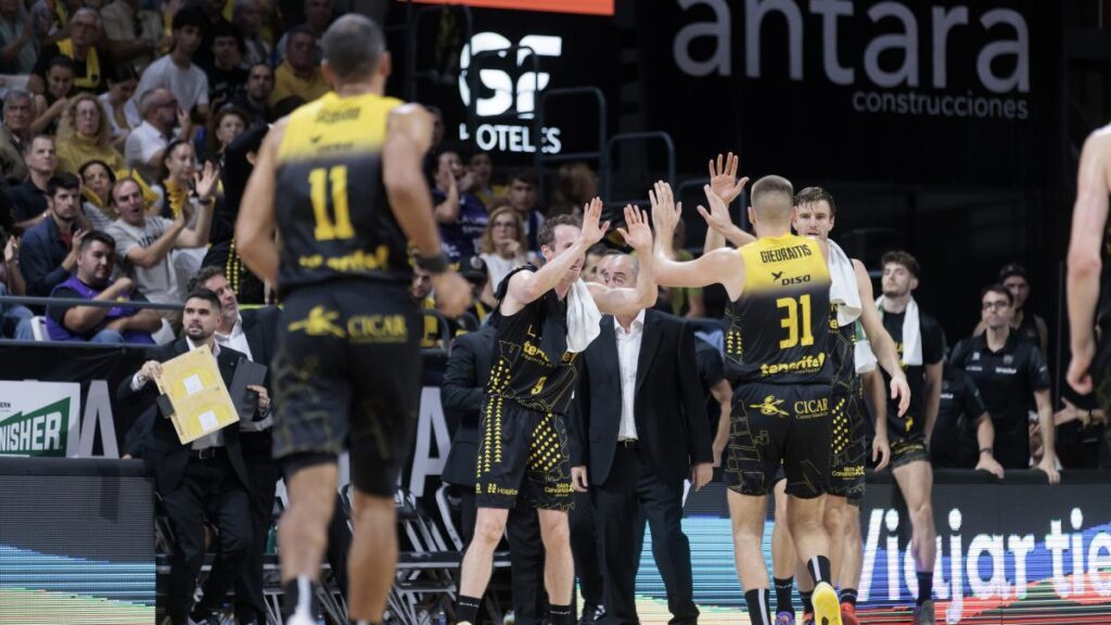 101-97: El Tenerife sufre para superar a un intenso San Pablo Burgos que rozó la sorpresa