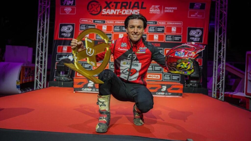 Jaime Busto sorprende a Toni Bou y se lleva la victoria en Isla Reunión