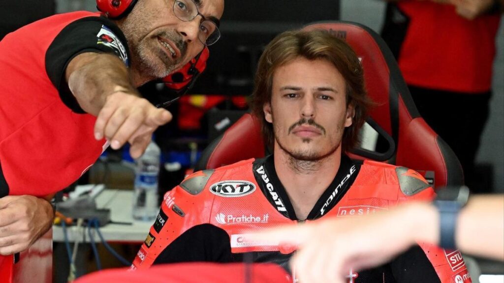 Nicolò Bulega, sustituto de Marc Márquez en Ducati: "Lo que más me costó en el debut a MotoGP no fue la moto, sino los neumáticos. Hay que hacer todo los contrario que en Superbikes"
