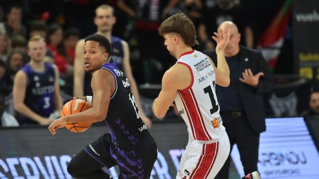 Melwin Pantzar reparte historia: récord absoluto de asistencias con el Bilbao Basket