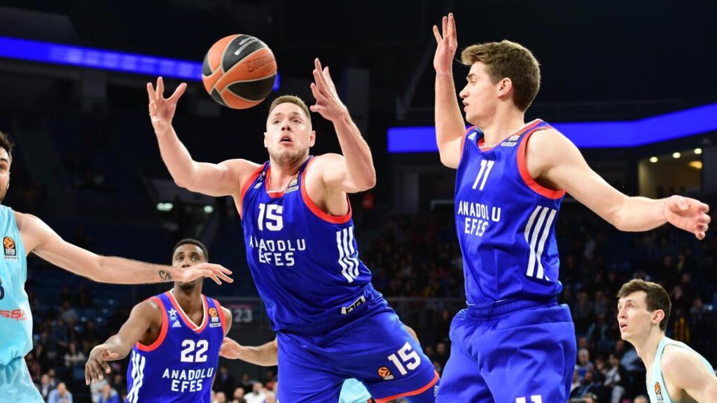 Prohíben al ex jugador Vladimir Stimac ir a actos públicos tras protestar contra el Gobierno