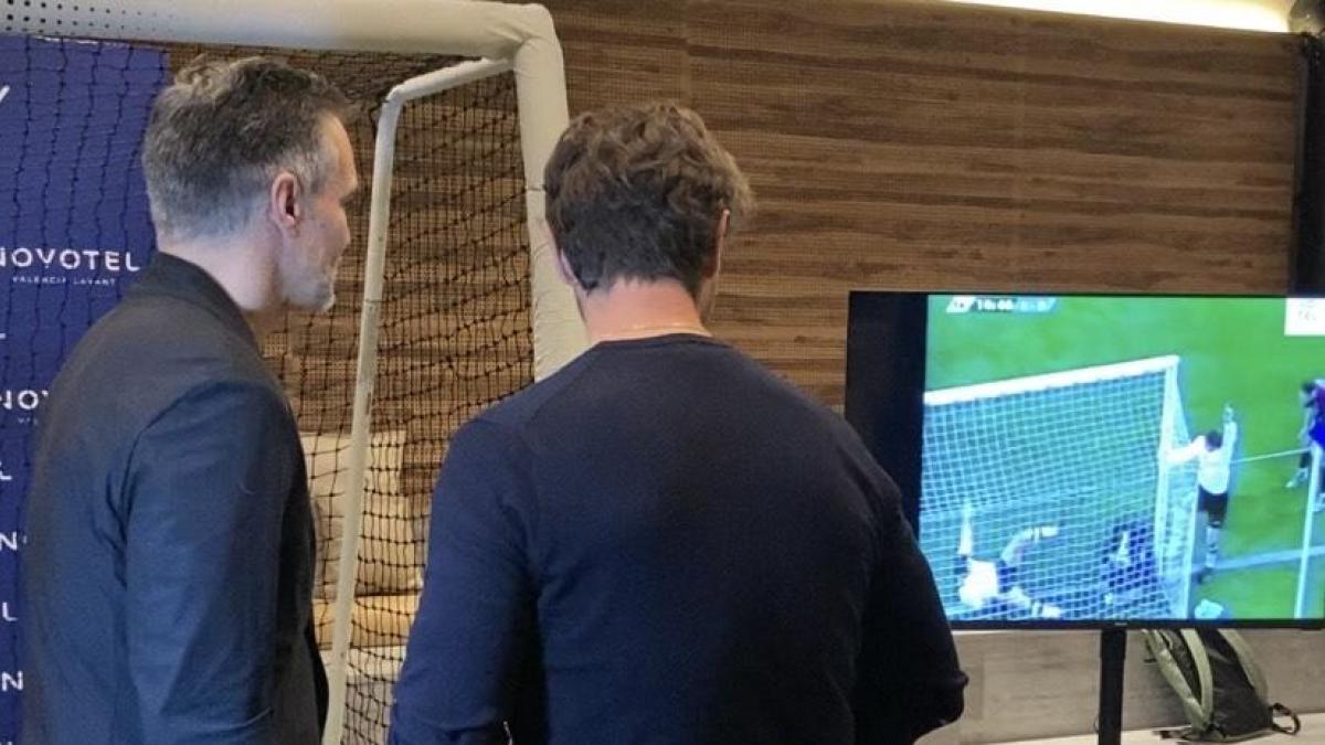 Mora y Mista rememoran el 'gol fantasma' en el derbi 20 años después: "No hay un mínimo de duda"