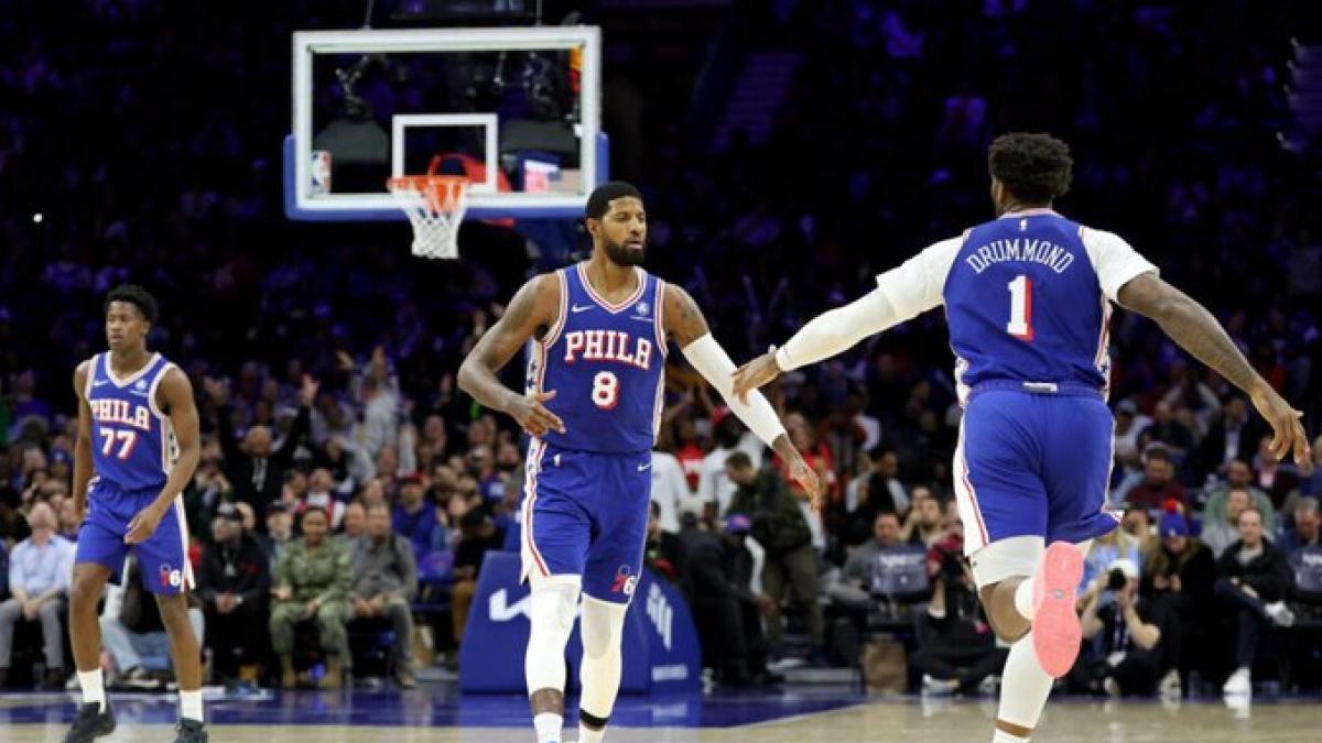Paul George ‘debuta’ con los Sixers… ocho meses después de su último partido