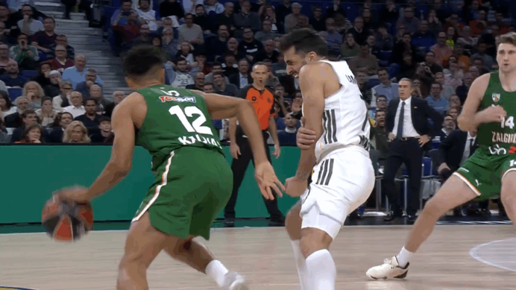 Un ex del Barça, atónito con la falta decisiva que marcó el Real Madrid - Zalgiris: "Acabo de presenciar un robo en mi pantalla"