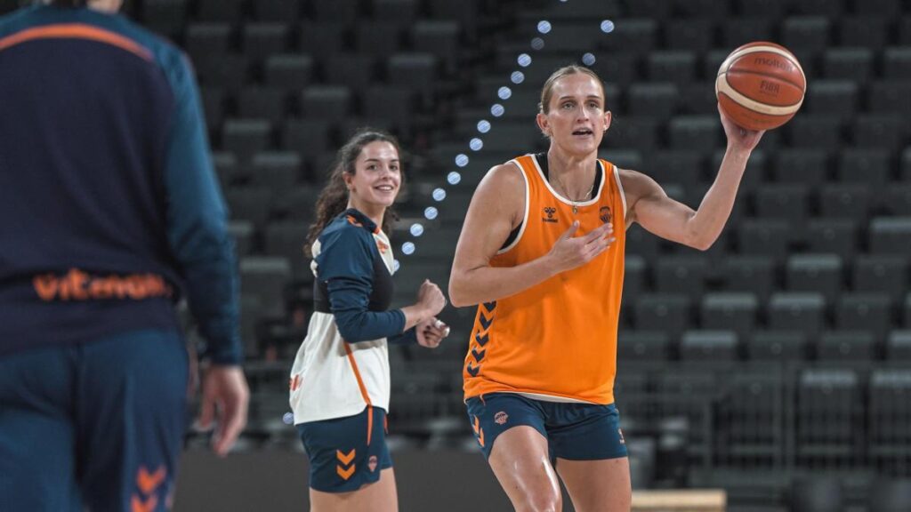 Valencia Basket busca un triunfo clave para la segunda fase ante un DVTK en apuros