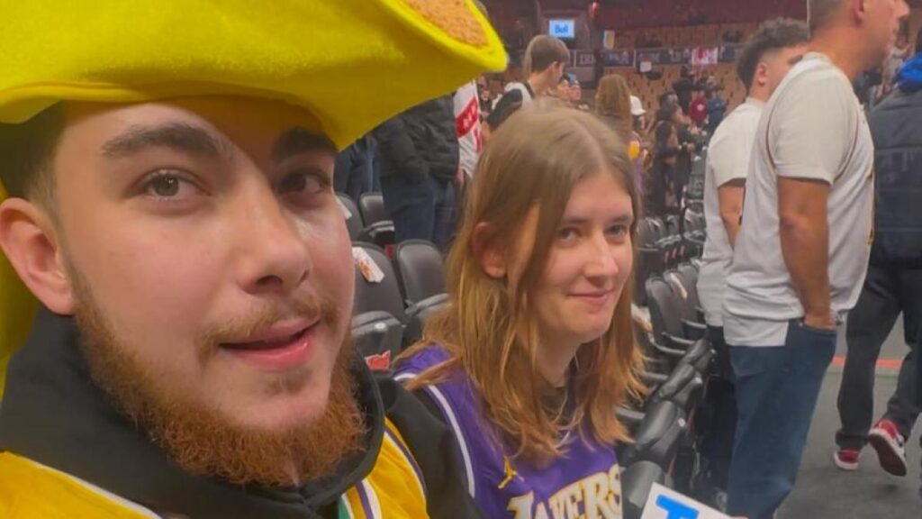 ¡Va a ver a LeBron James con su novia y le dice que la dejará en su cara!