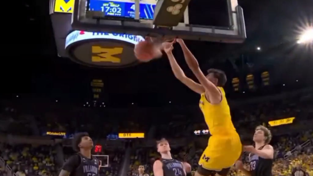 Aday Mara sigue dando que hablar en la NCAA