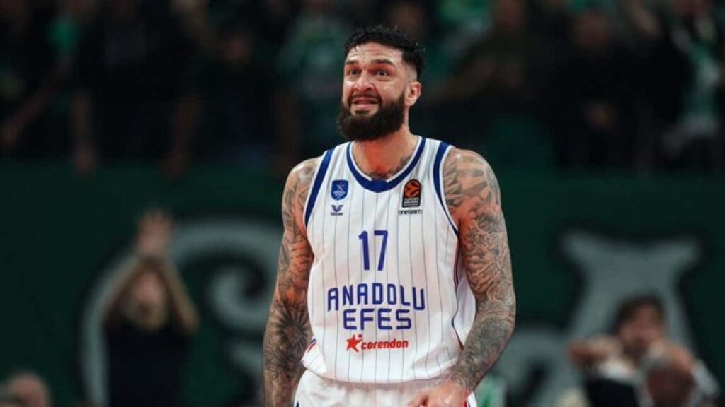 Anadolu Efes recupera una pieza clave en Euroliga para enfrentarse al Valencia