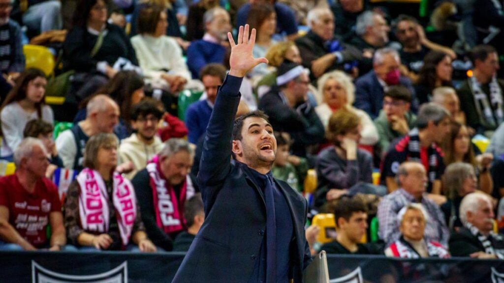 Encuentra: "Nos vamos jodidos, la primera parte fue de las mejores de la temporada"