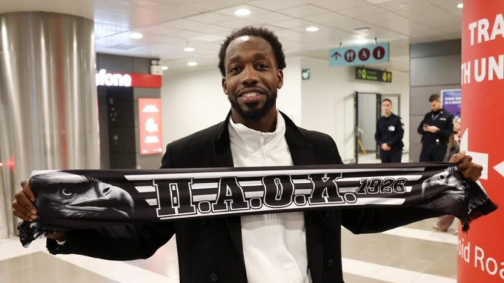 PAOK ficha a Patrick Beverley mientras afronta una acusación por agresión