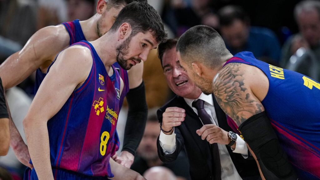 Xavi Pascual: "El partido contra Baskonia es el más difícil desde que llegué"