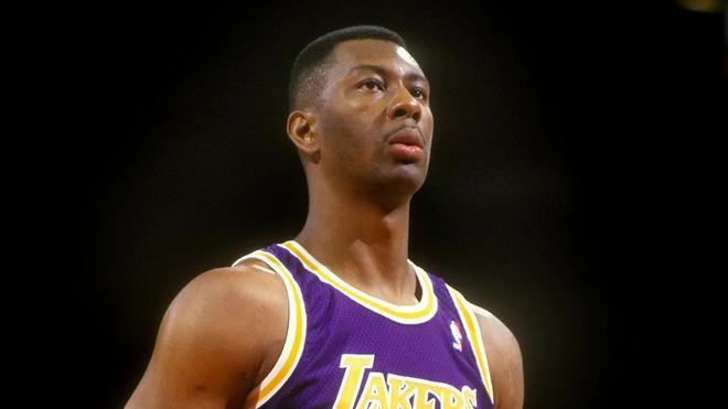 El fatal accidente del ex Laker, Elden Campbell, que acabó con su vida