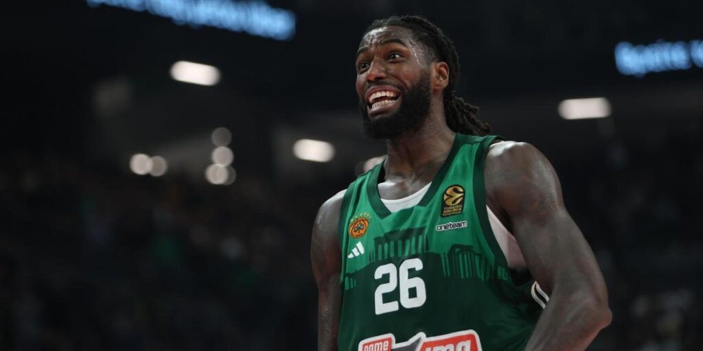 Lessort, jugador del Panathinaikos: "Tengo resaca y ni siquiera he bebido una mierda. ¡Todavía no me lo puedo creer! No debería sentirme así por un maldito partido de fútbol"