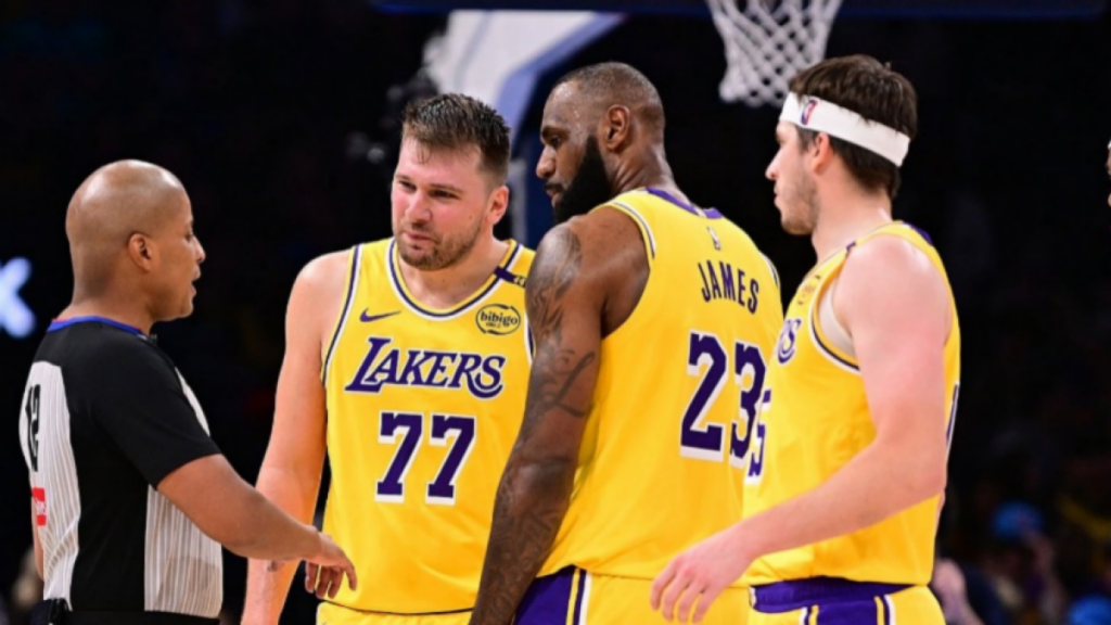 Es un escándalo: así se camelan a los árbitros Doncic y sus Lakers