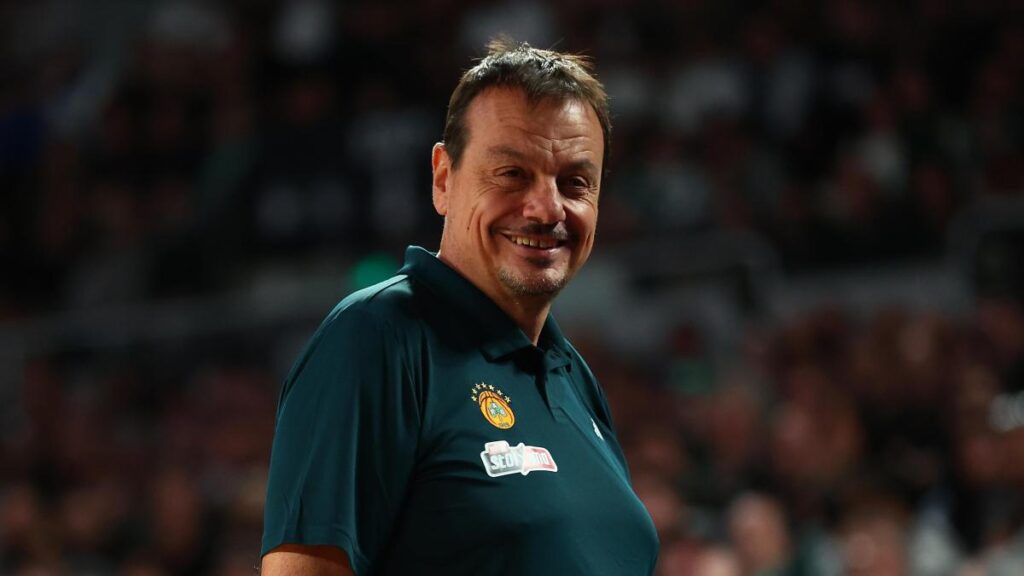 Ataman, entrenador del Panathinaikos: "Algunos jugadores no aportan nada, estropean el sistema y no merecen jugar en el equipo"