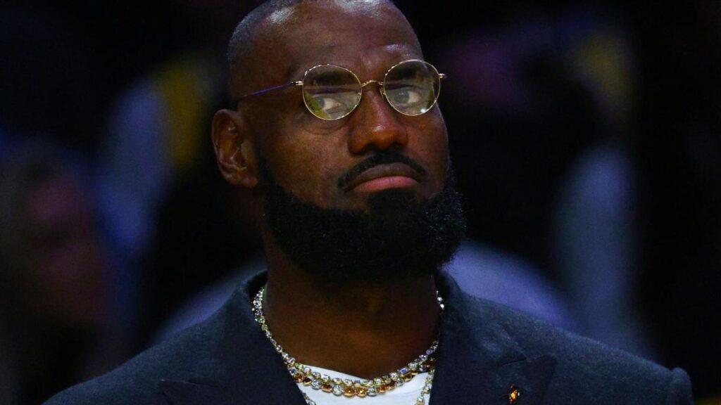 LeBron James da las claves por las que jugar 82 partidos en la actual NBA es más complicado que en los años 80 y 90: "Antes la mayor preocupación por las lesiones era un fuerte esguince de tobillo, ahora lo es la pantorrilla"