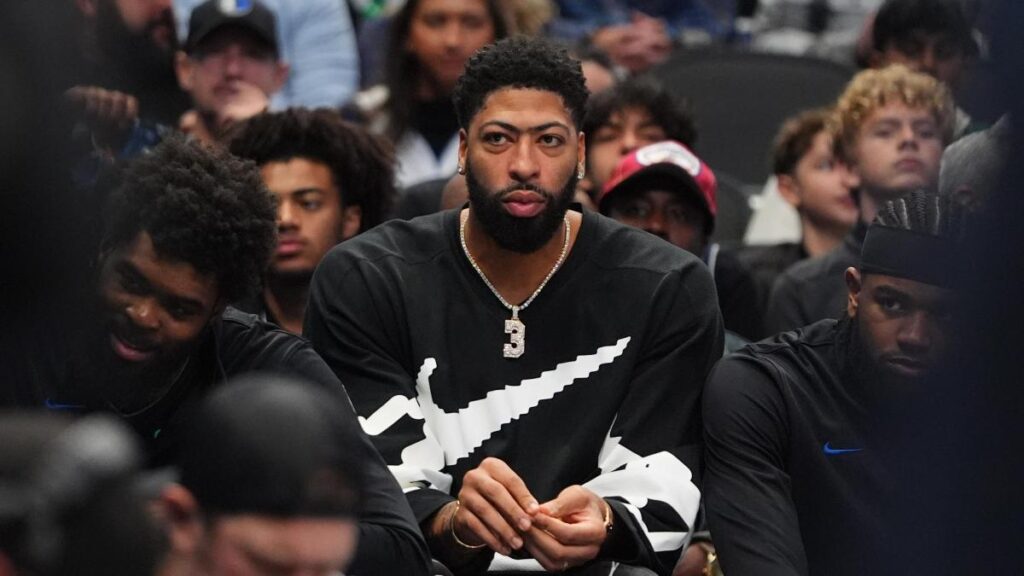 Malas noticias para los Mavs: Anthony Davis podría enfrentarse a varios meses de baja