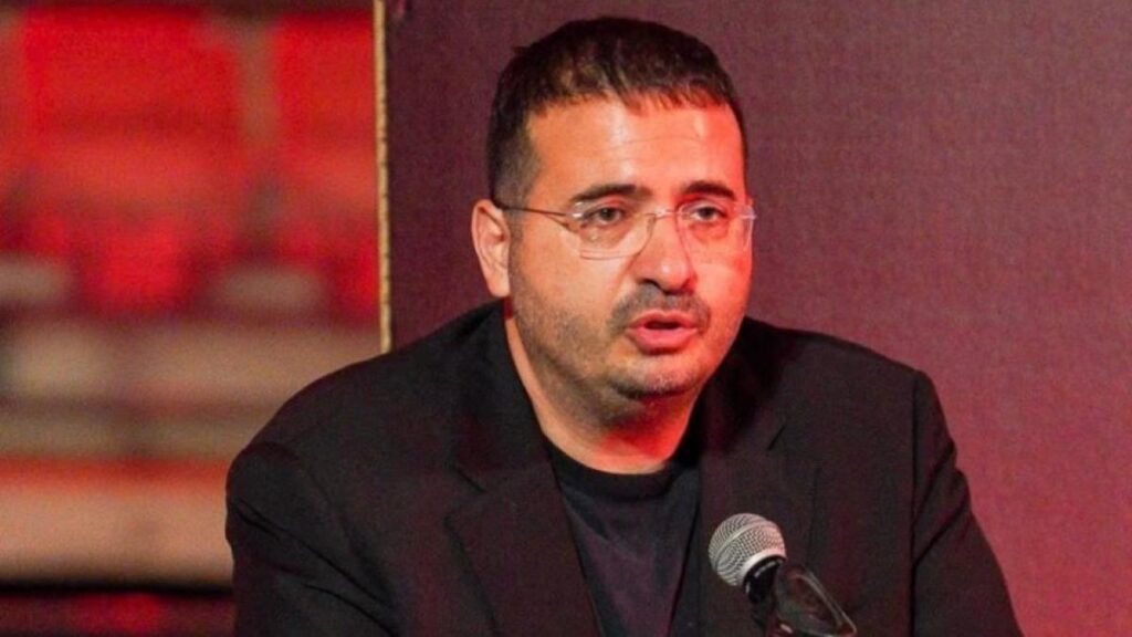 Ofer Yannay, dueño del Hapoel, se burla del Valencia: "Hola, Pedro. Espero que hayas disfrutado de estar al mando unos días, pero estás sentado en mi lugar"