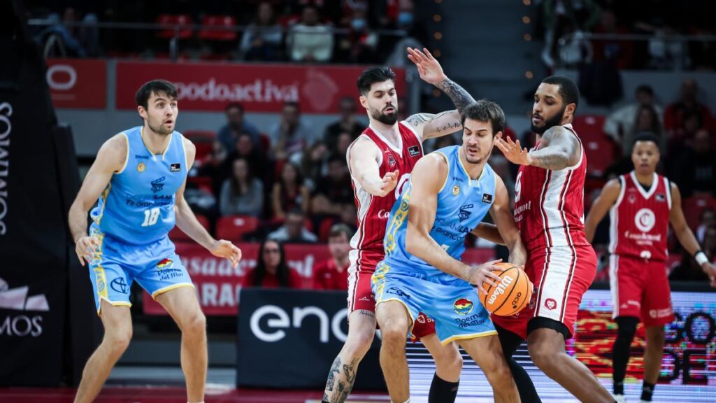 La derrota del 'Granca' clasifica a Barça y UCAM para la Copa