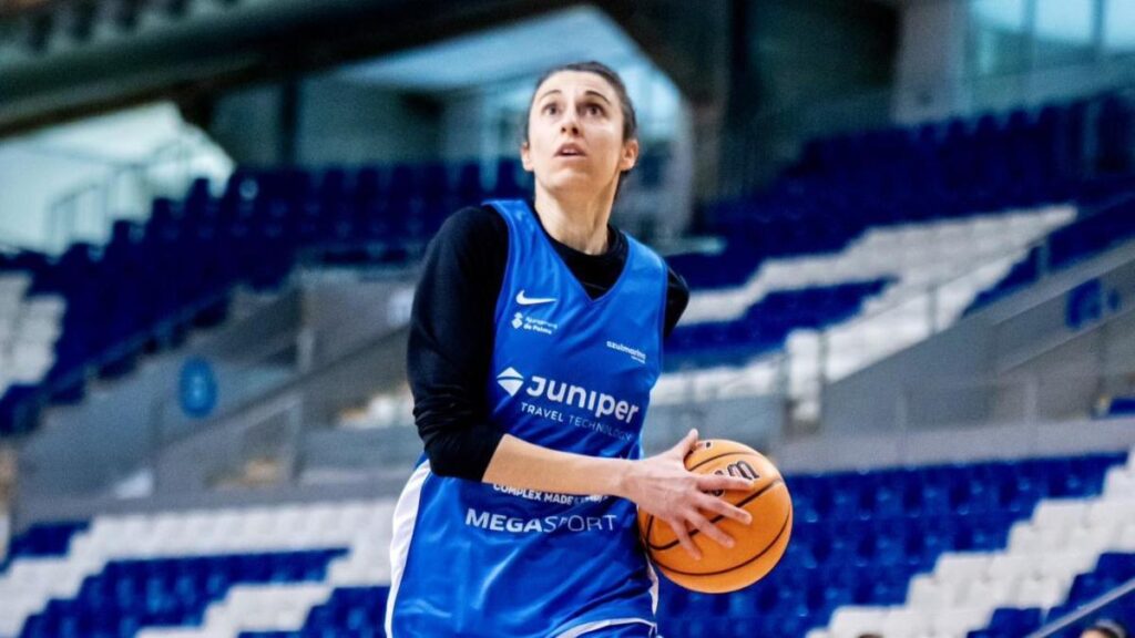 Alba Torrens: "Lo que me ha motivado es el proyecto que tiene Azulmarino"