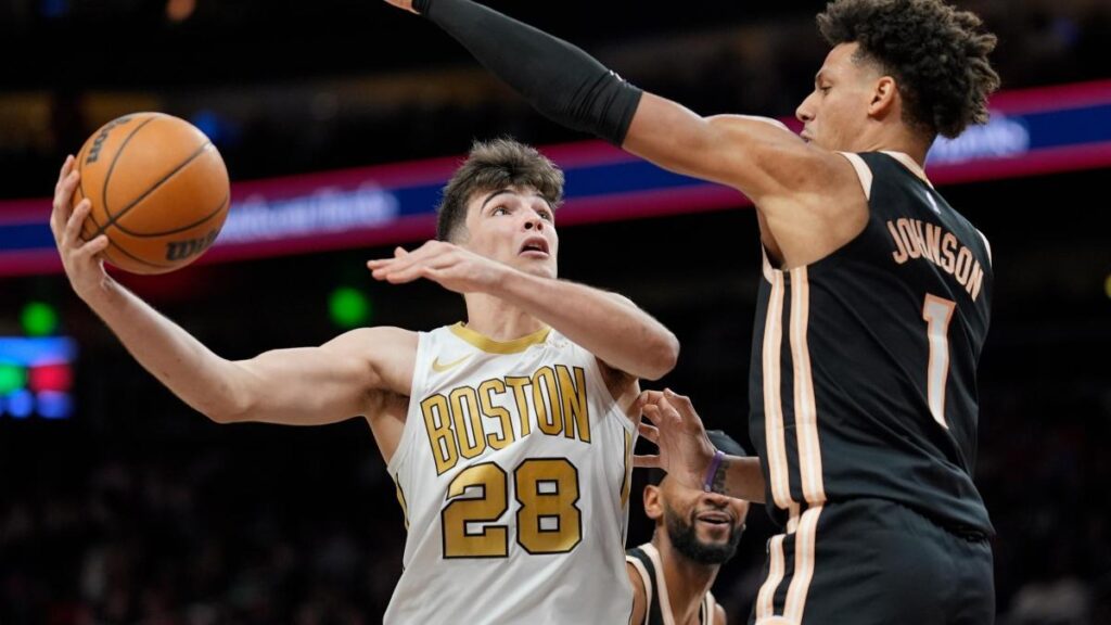 Gran actuación de Hugo González en la exhibición de récord de los Celtics en Atlanta